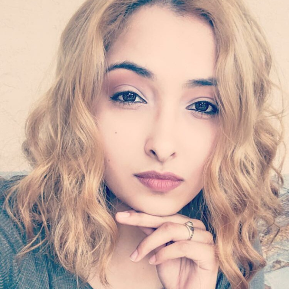 Meet your Posher, Danielle